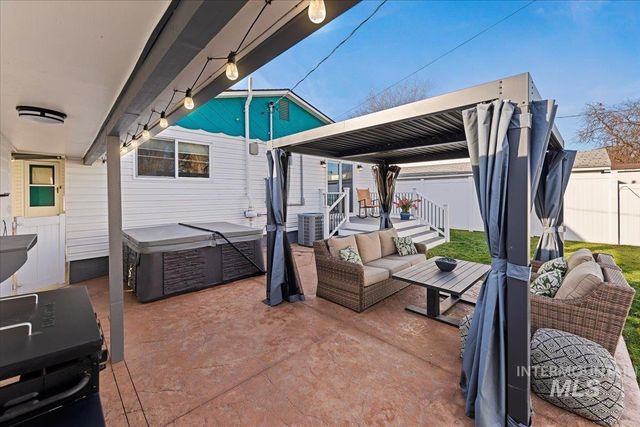 720 S Diamond St, Nampa, ID 83686