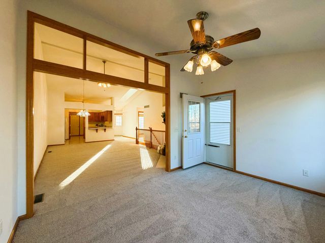 9046 Preserve Trail, Savage, MN 55378