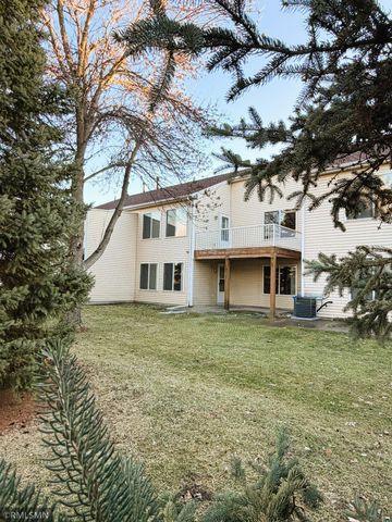 9046 Preserve Trail, Savage, MN 55378