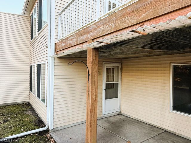 9046 Preserve Trail, Savage, MN 55378