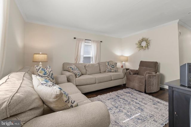 15 N LOCUST AVE, Marlton, NJ 08053
