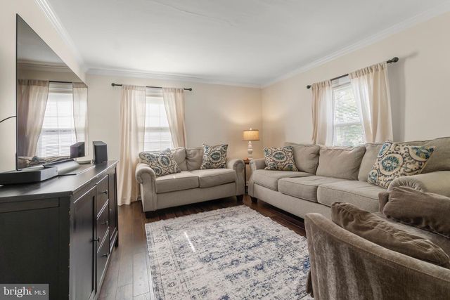 15 N LOCUST AVE, Marlton, NJ 08053
