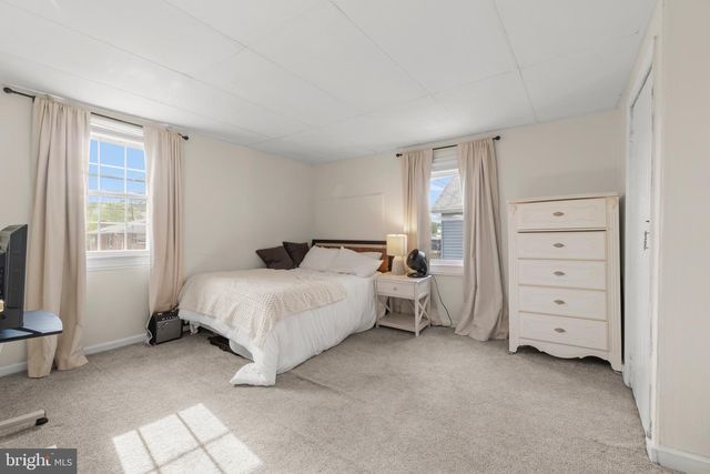15 N LOCUST AVE, Marlton, NJ 08053