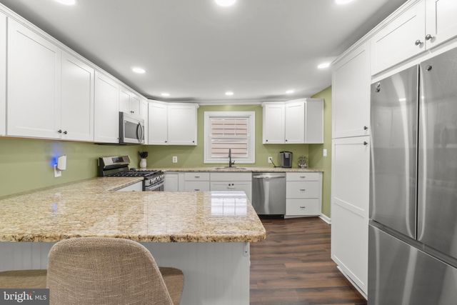 15 N LOCUST AVE, Marlton, NJ 08053