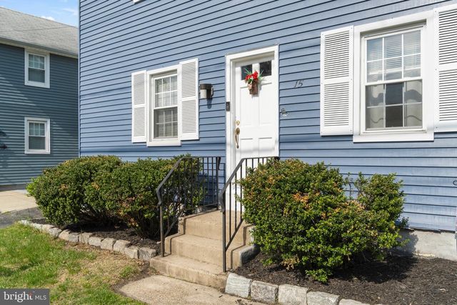 15 N LOCUST AVE, Marlton, NJ 08053