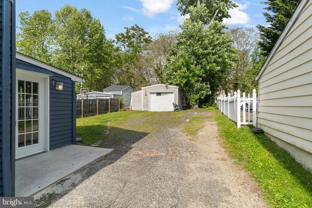 15 N LOCUST AVE, Marlton, NJ 08053