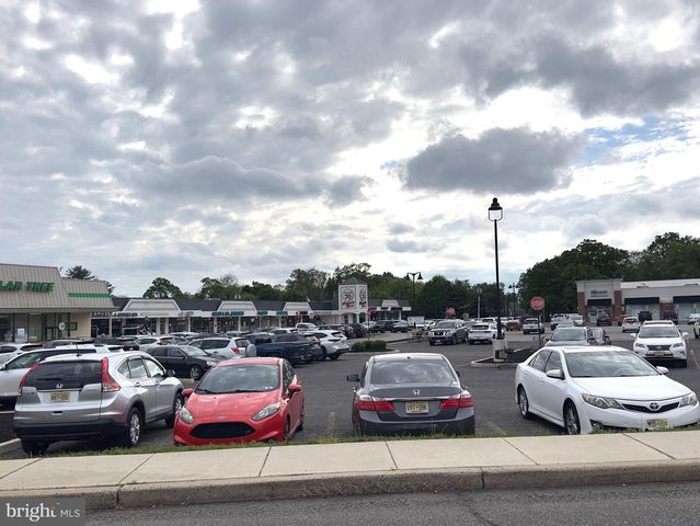 15 N LOCUST AVE, Marlton, NJ 08053