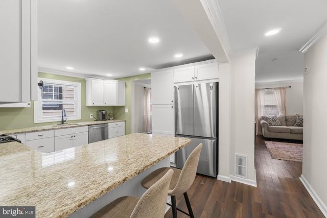 15 N LOCUST AVE, Marlton, NJ 08053