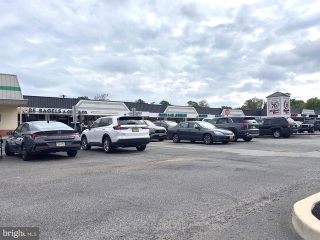 15 N LOCUST AVE, Marlton, NJ 08053