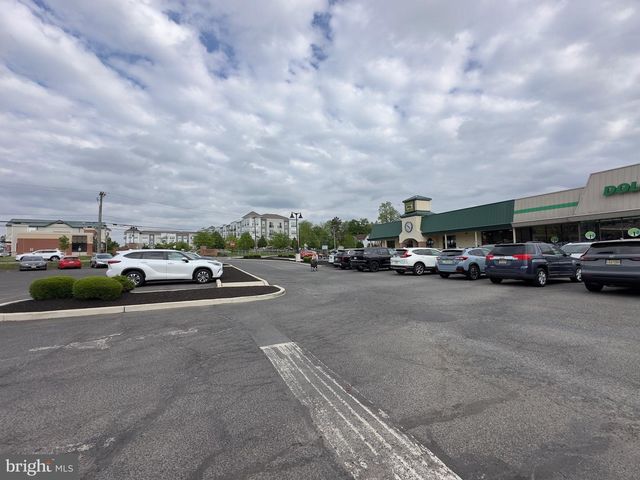 15 N LOCUST AVE, Marlton, NJ 08053