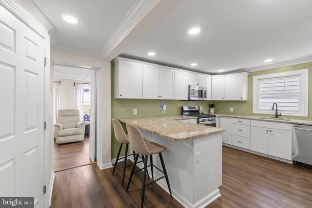 15 N LOCUST AVE, Marlton, NJ 08053