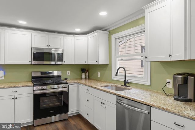 15 N LOCUST AVE, Marlton, NJ 08053