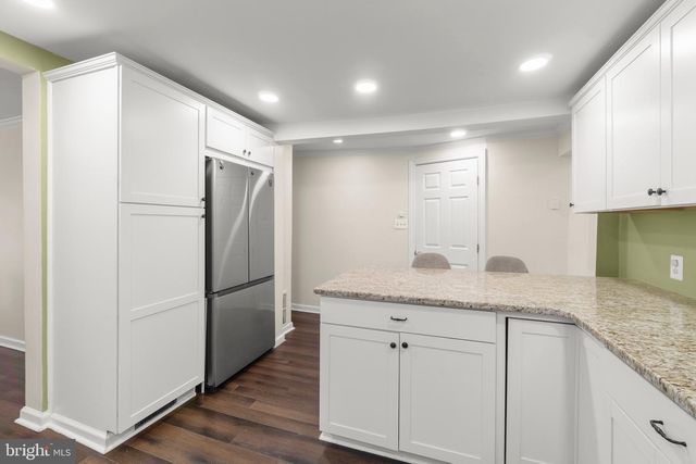 15 N LOCUST AVE, Marlton, NJ 08053