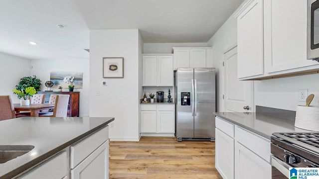 824 PEAVINE COVE, Alabaster, AL 35007