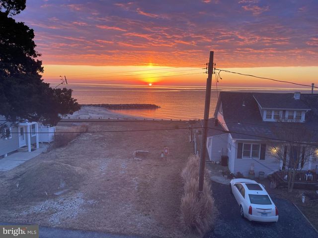 2818 BEACH DR, Huntingtown, MD 20639