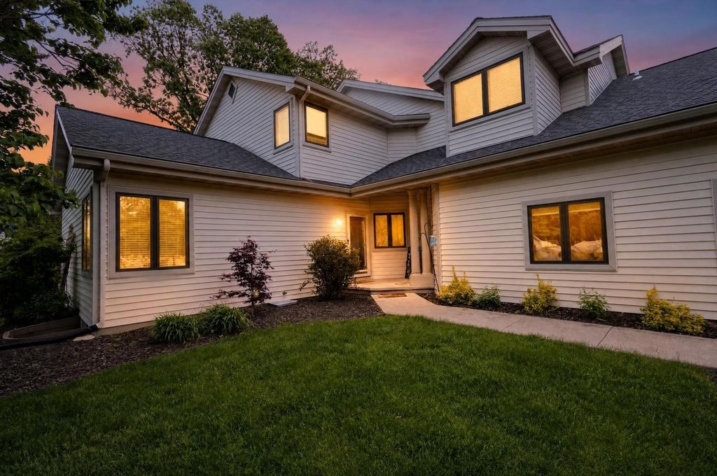 942 S PARK AVENUE, Fond Du Lac, WI 54935