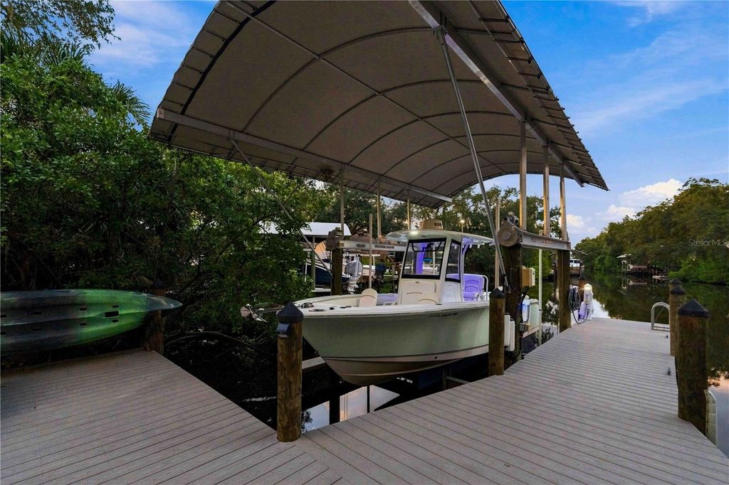 Image 58 of property listing at 4623 4TH AVENUE E, Bradenton, FL 34208