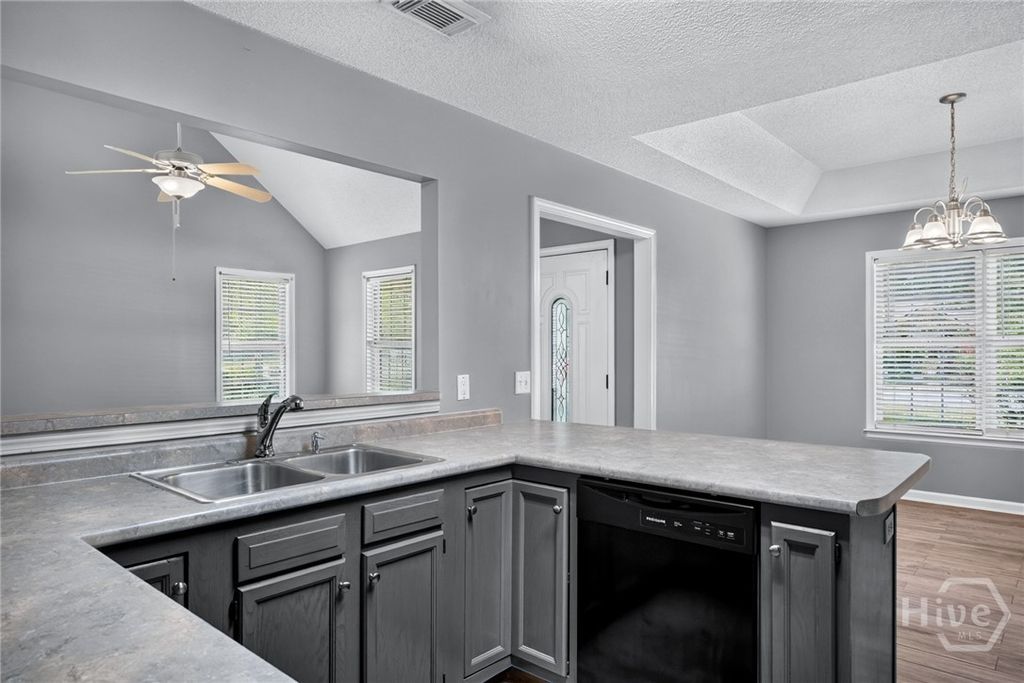 Image 13 of property listing at 103 Crossing Circle, Rincon, GA 31326