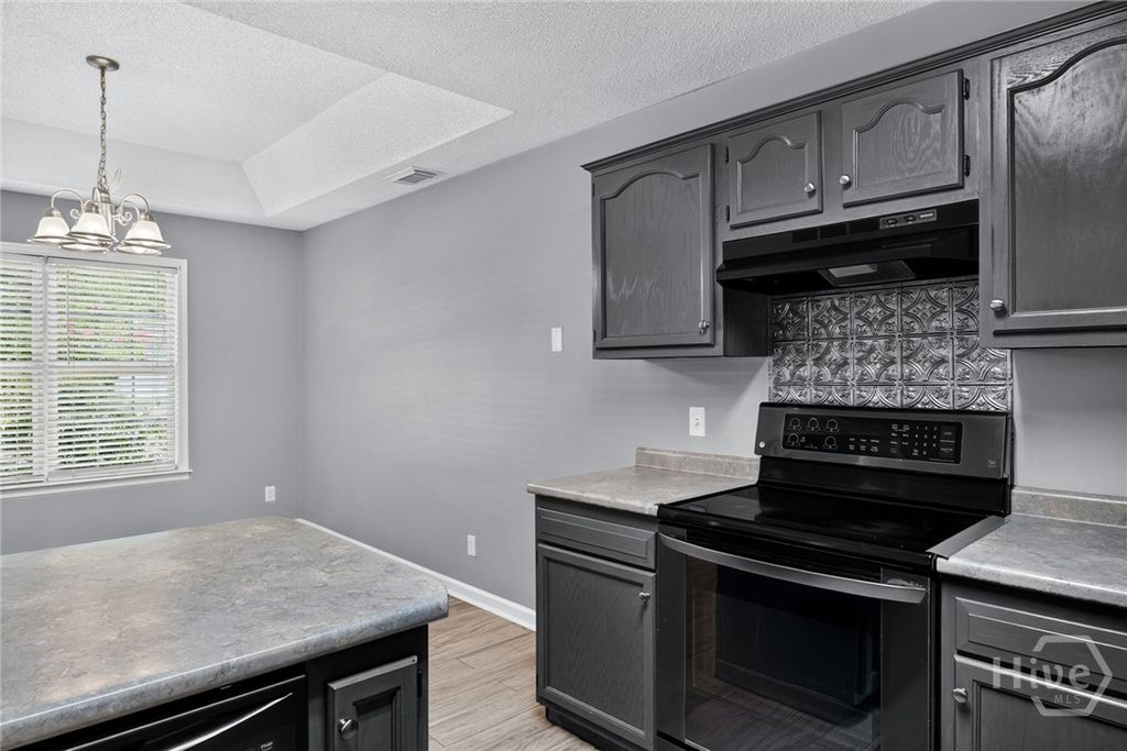 Image 14 of property listing at 103 Crossing Circle, Rincon, GA 31326