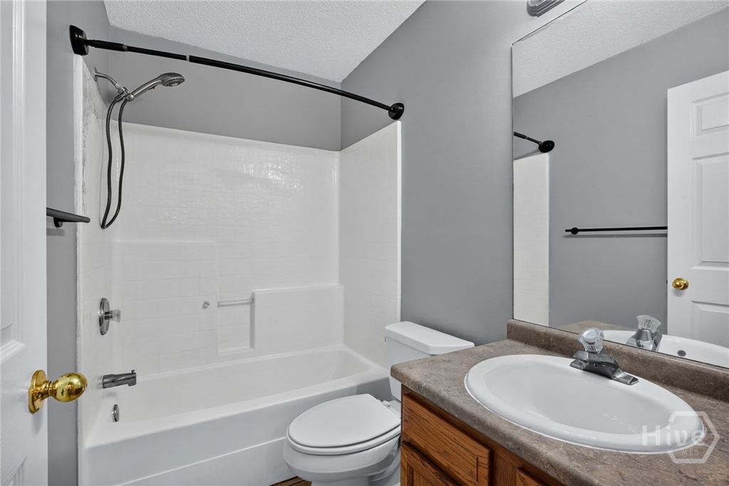 Image 16 of property listing at 103 Crossing Circle, Rincon, GA 31326