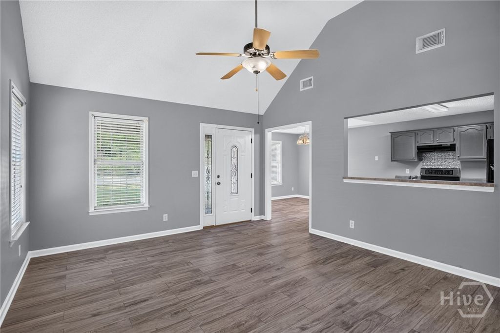 Image 7 of property listing at 103 Crossing Circle, Rincon, GA 31326