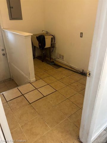19024 Riverview Street, Detroit, MI 48219