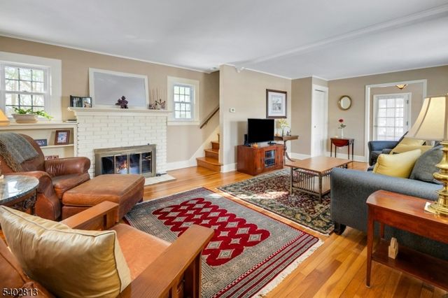 247 Hillside Ave, Chatham Boro, NJ 07928