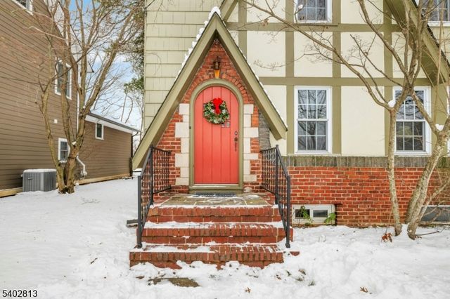 247 Hillside Ave, Chatham Boro, NJ 07928