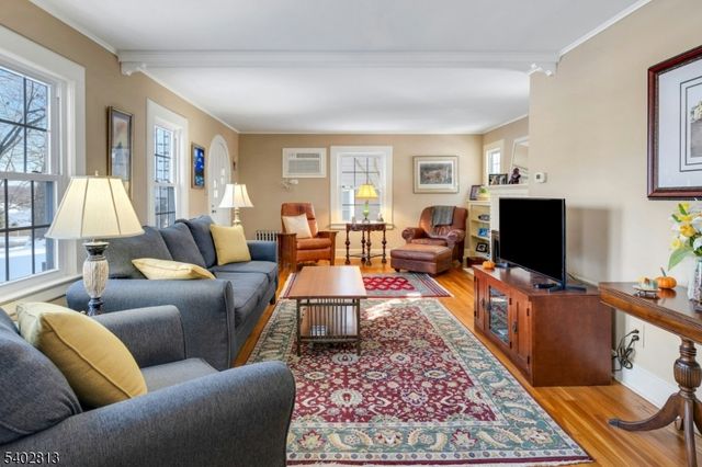 247 Hillside Ave, Chatham Boro, NJ 07928