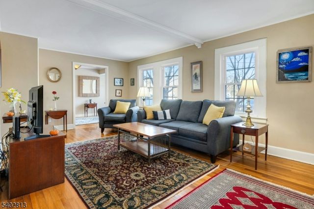 247 Hillside Ave, Chatham Boro, NJ 07928