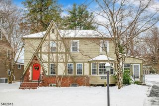 247 Hillside Ave, Chatham Boro, NJ 07928