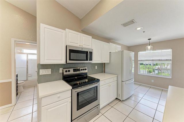 6618 PINEVIEW TERRACE 6618, Bradenton, FL 34203