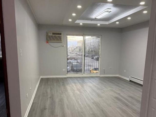 280 Shorewood Drive 1C, Glendale Heights, IL 60139