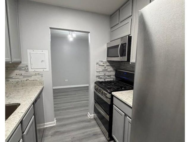 280 Shorewood Drive 1C, Glendale Heights, IL 60139