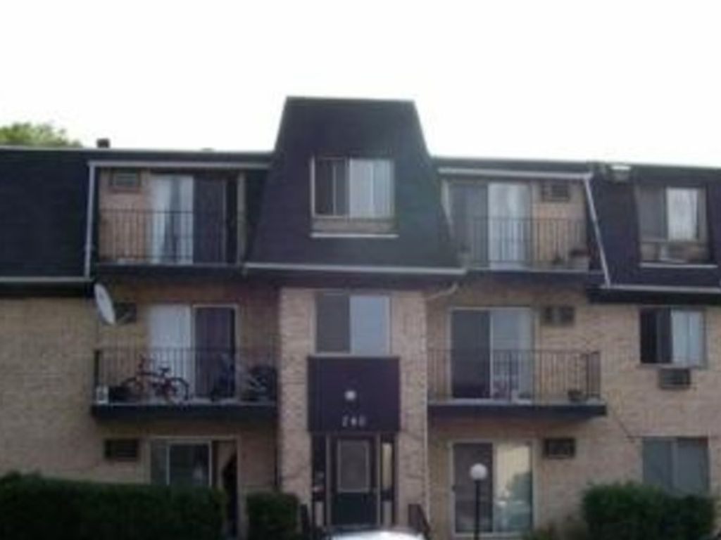 280 Shorewood Drive 1C, Glendale Heights, IL 60139