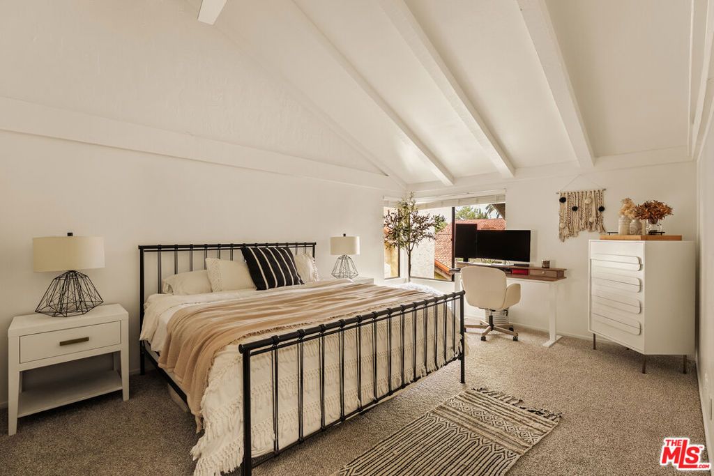 Image 10 of property listing at 1333 Park Plaza Drive, Long Beach, CA 90804