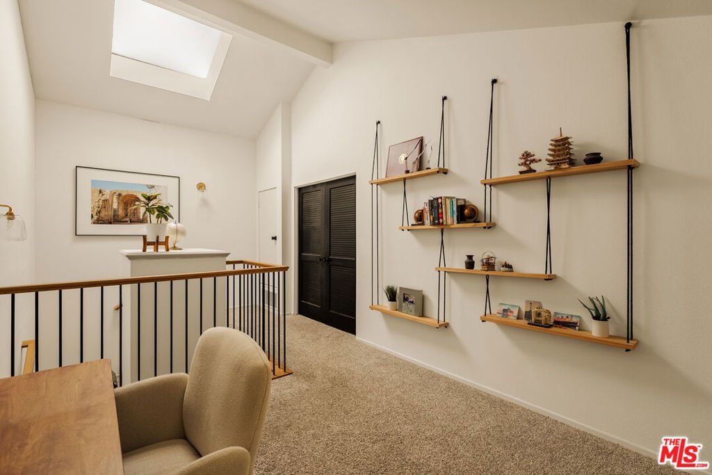 Image 8 of property listing at 1333 Park Plaza Drive, Long Beach, CA 90804