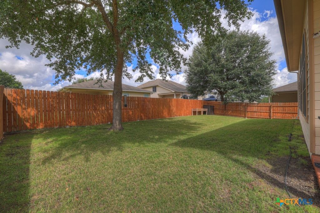 Image 28 of property listing at 716 Hollow Ridge, Schertz, TX 78108