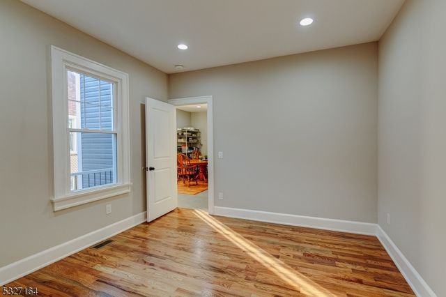 92 Steuben St, East Orange City, NJ 07018