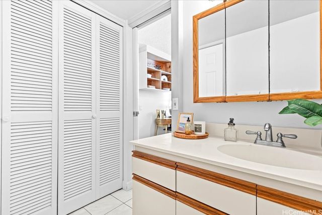 750 Kaheka Street 406, Honolulu, HI 96814