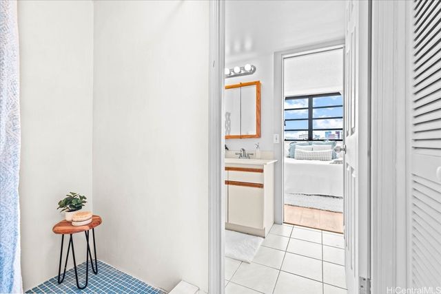 750 Kaheka Street 406, Honolulu, HI 96814