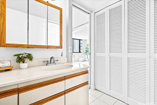 750 Kaheka Street 406, Honolulu, HI 96814