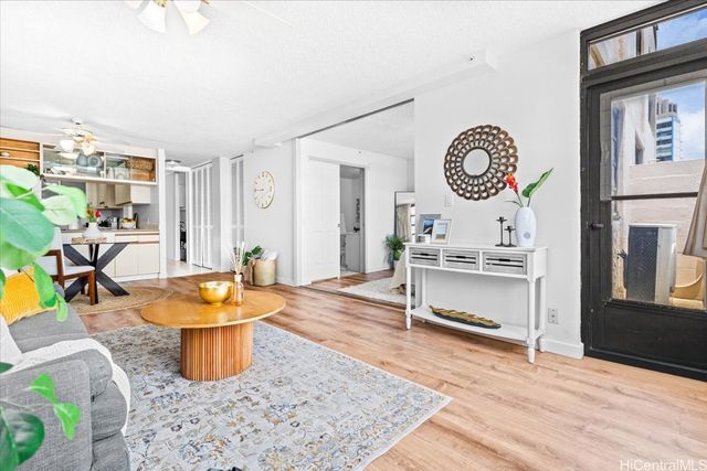 750 Kaheka Street 406, Honolulu, HI 96814