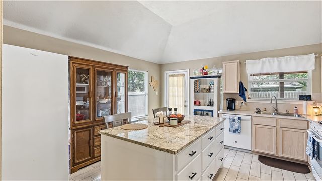 3924 Tranquil Path Drive, College Station, TX 77845