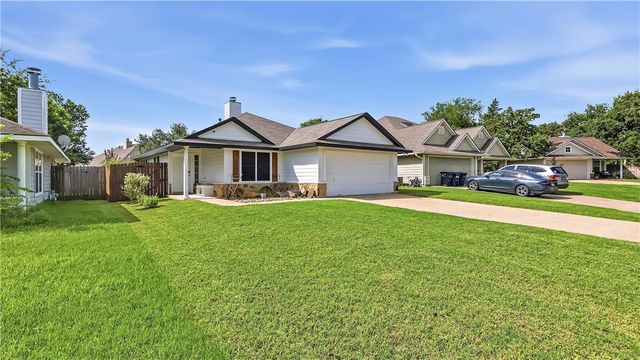 3924 Tranquil Path Drive, College Station, TX 77845