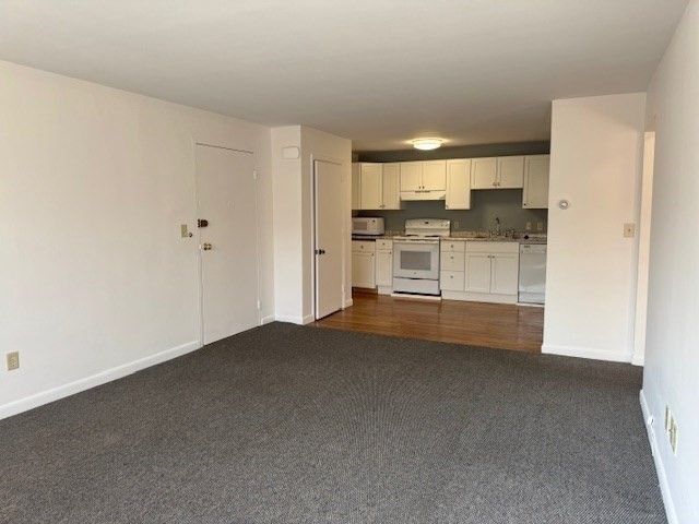 300 Main Street 5, Woburn, MA 01801