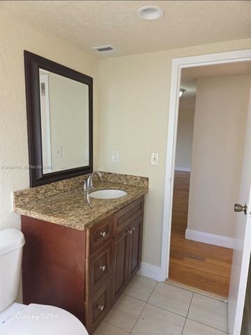 1800 SW 81st Ave 1417, North Lauderdale, FL 33068