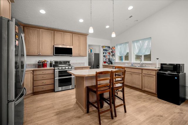 12836 W 2nd Ave, Airway Heights, WA 99001