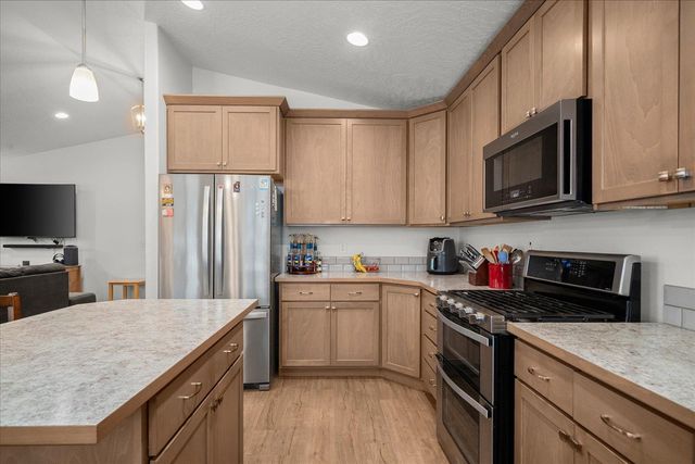 12836 W 2nd Ave, Airway Heights, WA 99001