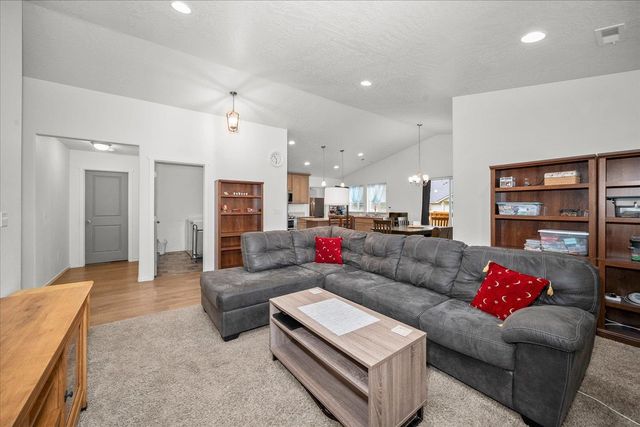 12836 W 2nd Ave, Airway Heights, WA 99001